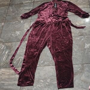 Elegant Velvet Jumpsuit in Rich Burgundy